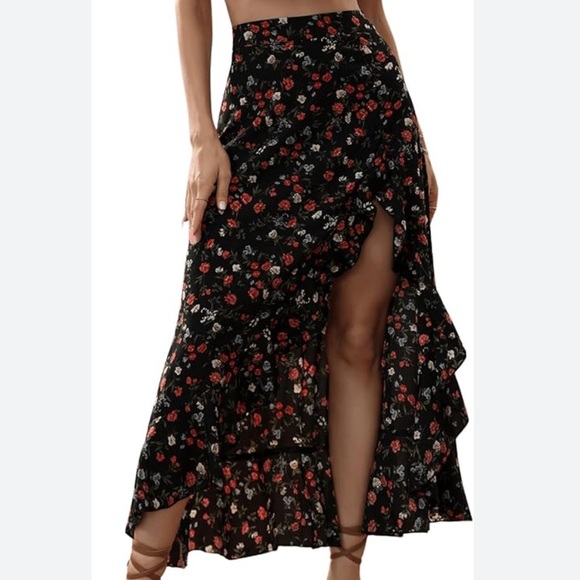 SHEIN Dresses & Skirts - WHIMSICAL FLORAL SLITTED MIDI SKIRT